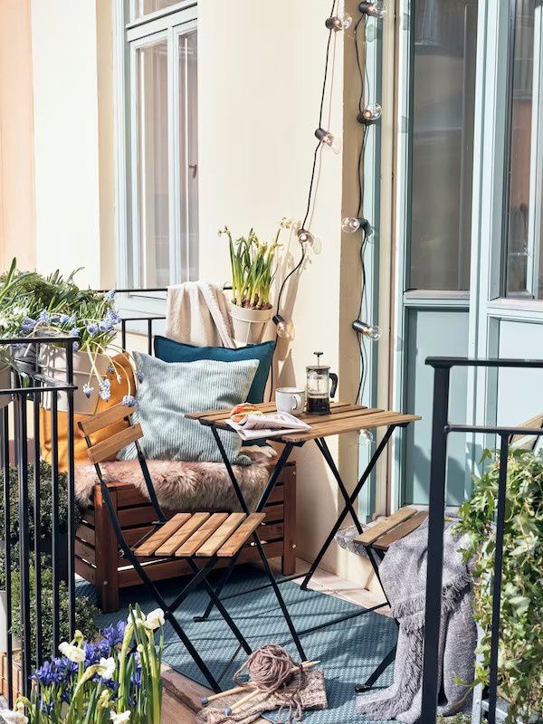 چرا صندلی‌های باغی تاشو انتخابی ایده‌آل برای فضای باز شما هستند؟