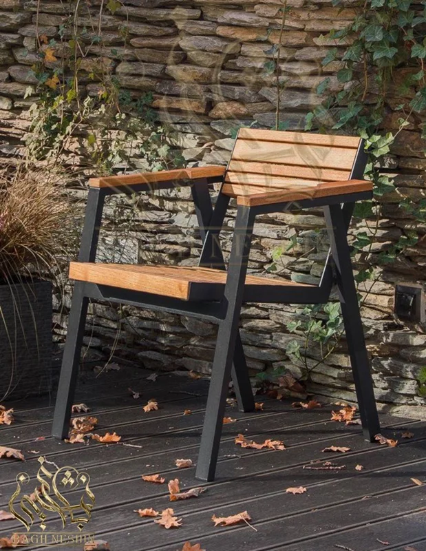 میز صندلی چوبی فلزی مدرن: زیبایی و استحکام در یک طراحی خاص