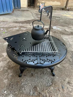 آتشدان گرد کاسه چدن و پایه چدن: تجربه‌ای گرم و دلپذیر در فضای باز